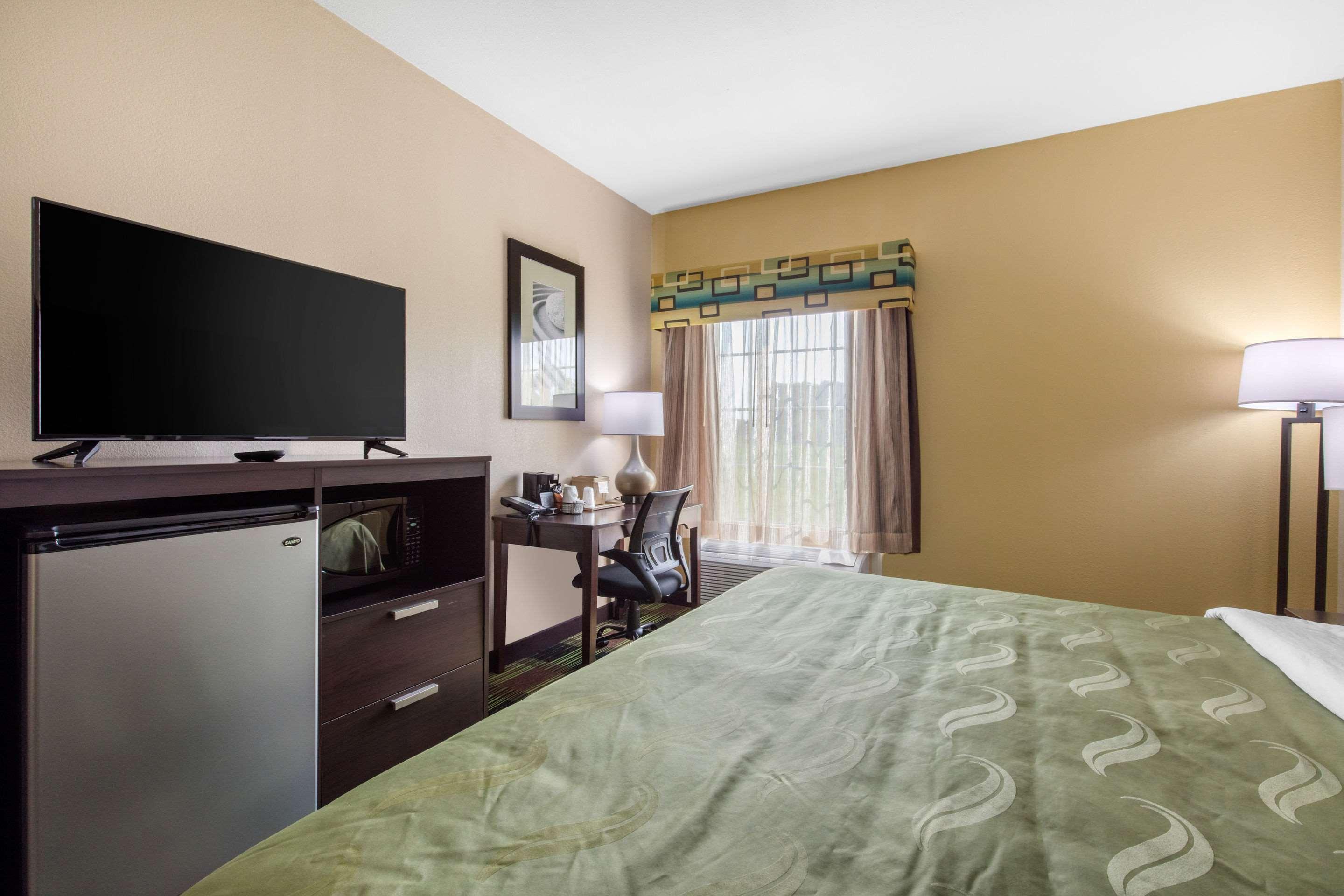 Quality Inn Cadiz Экстерьер фото