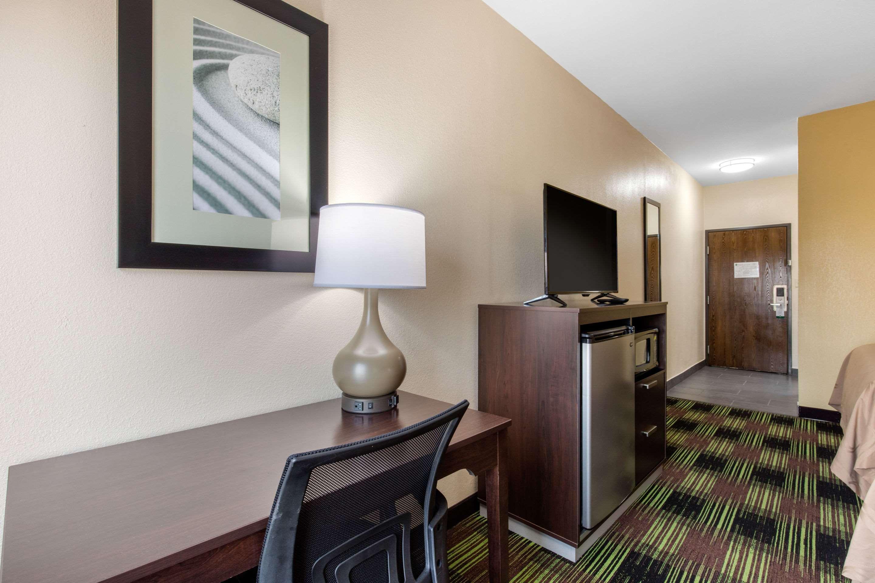 Quality Inn Cadiz Экстерьер фото
