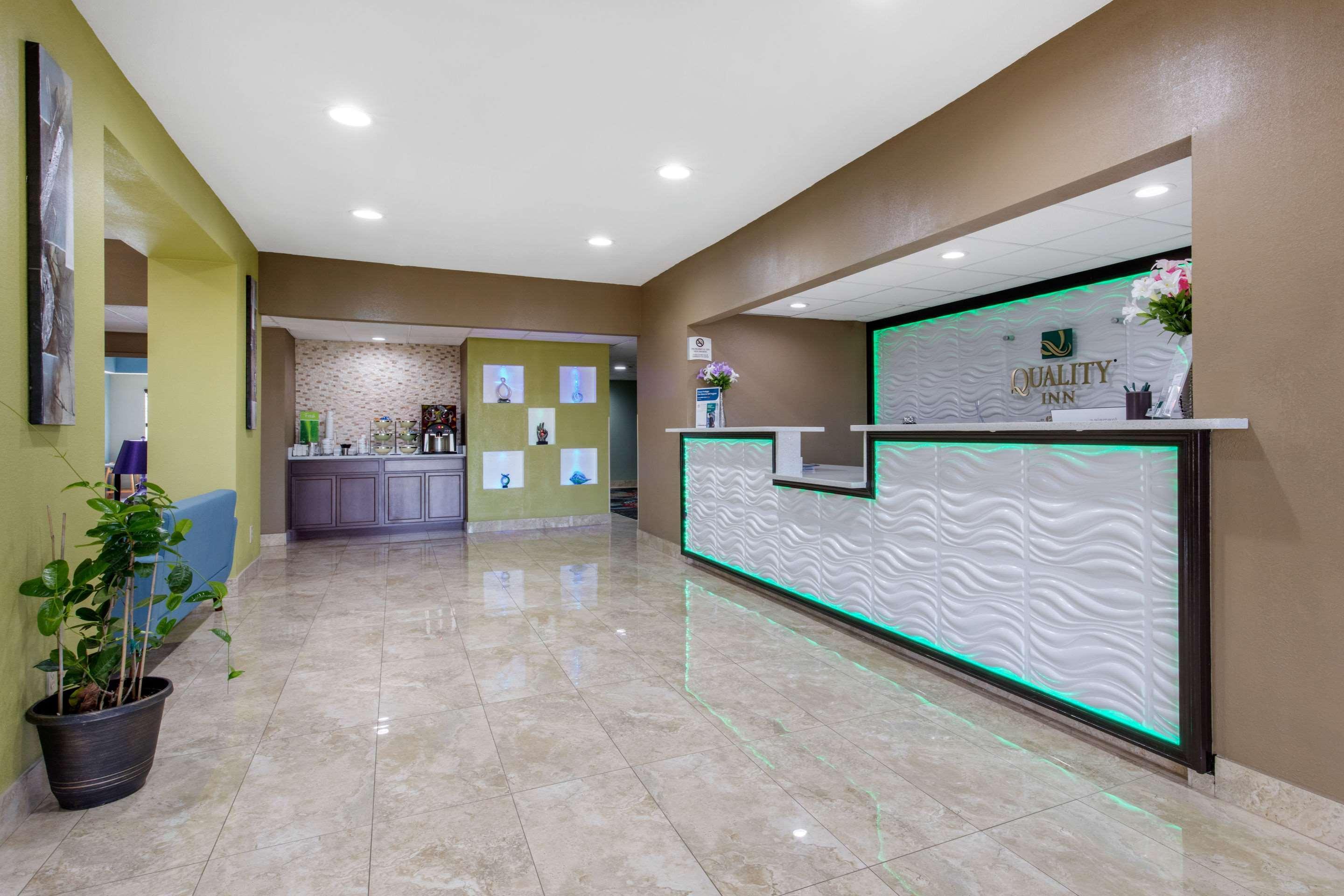 Quality Inn Cadiz Экстерьер фото