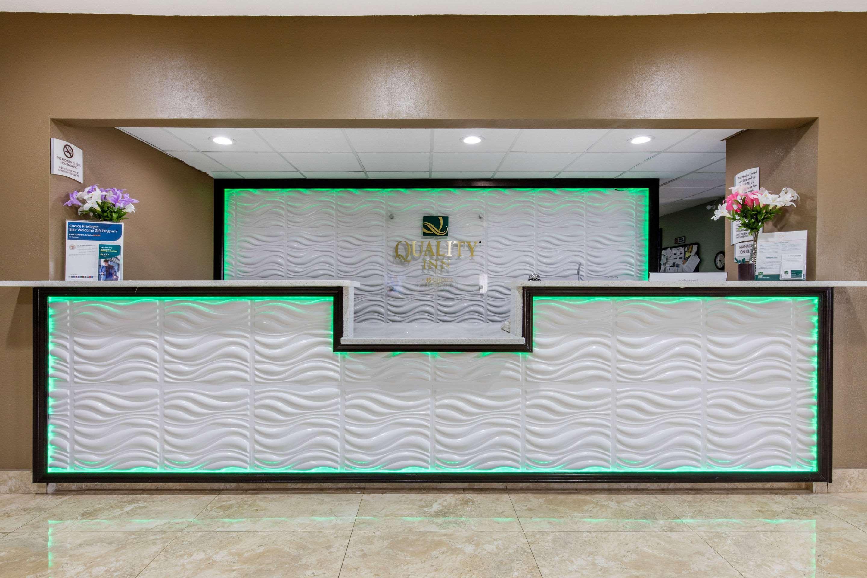 Quality Inn Cadiz Экстерьер фото