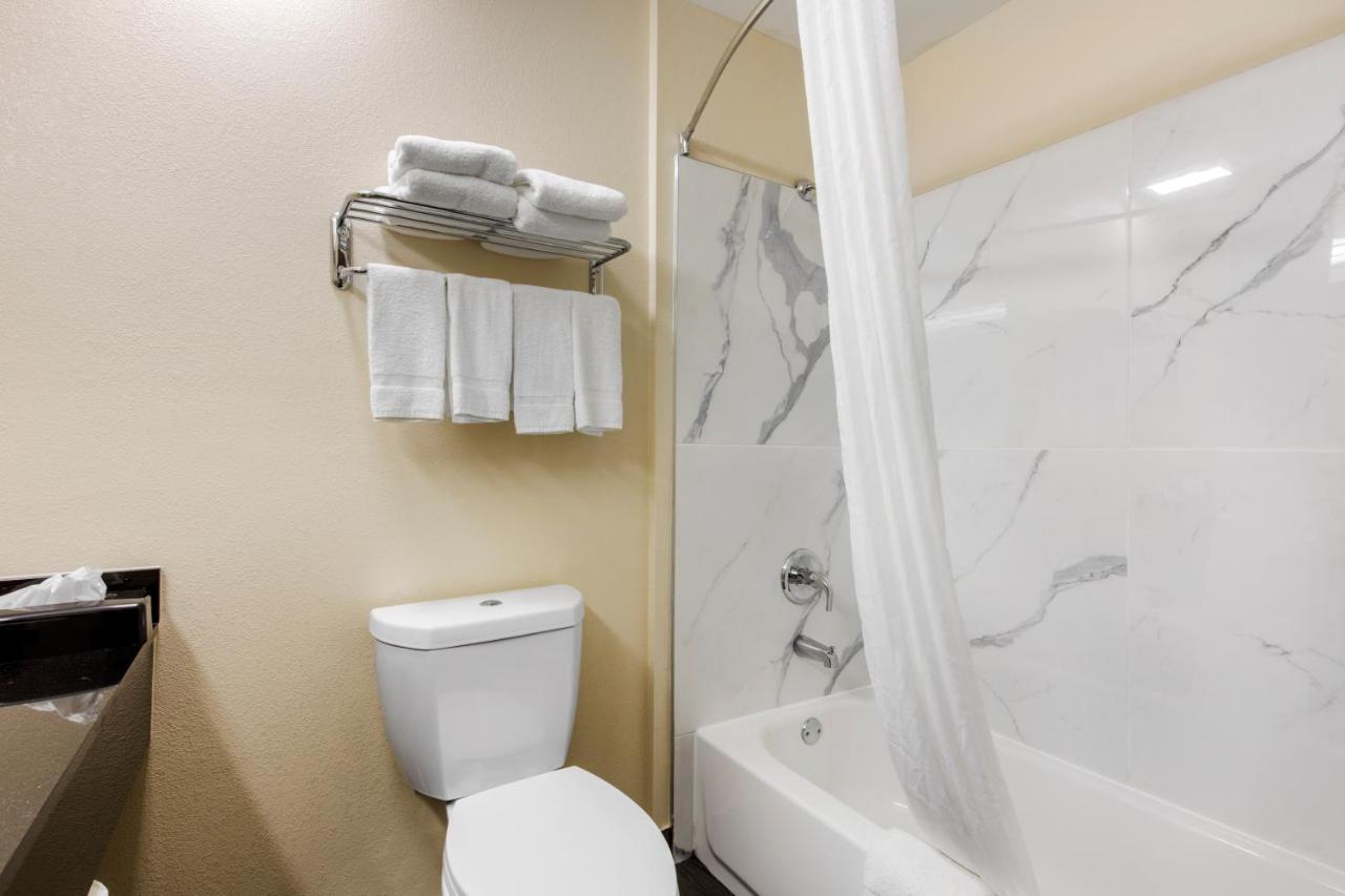 Quality Inn Cadiz Экстерьер фото